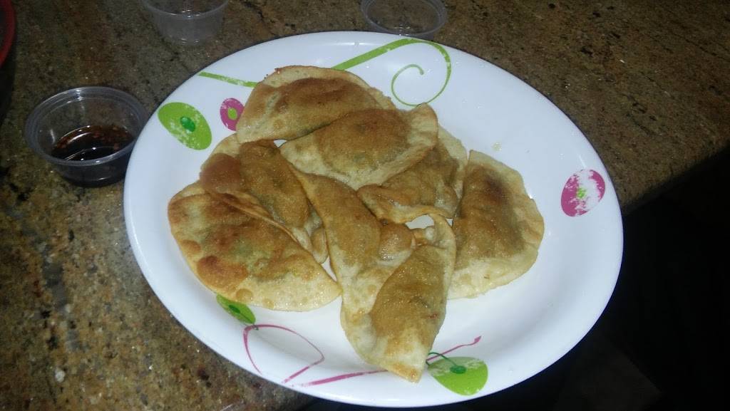 Maikley Cafe | restaurant | 5819 8th Ave, Brooklyn, NY 11220, USA | 7186333838 OR +1 718-633-3838