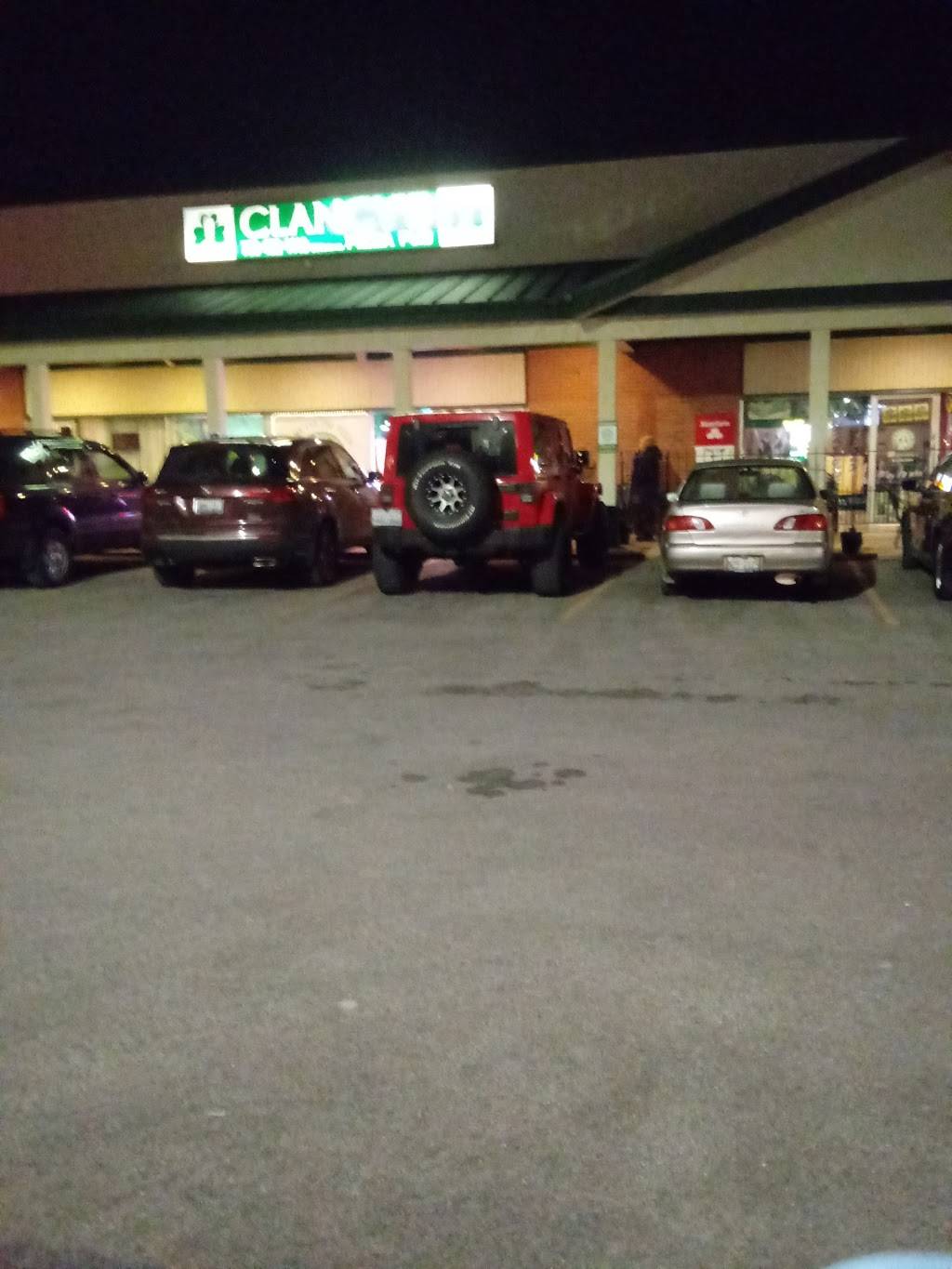 Clancys Pizza Pub | restaurant | 4624 W 103rd St, Oak Lawn, IL 60453, USA | 7084221110 OR +1 708-422-1110