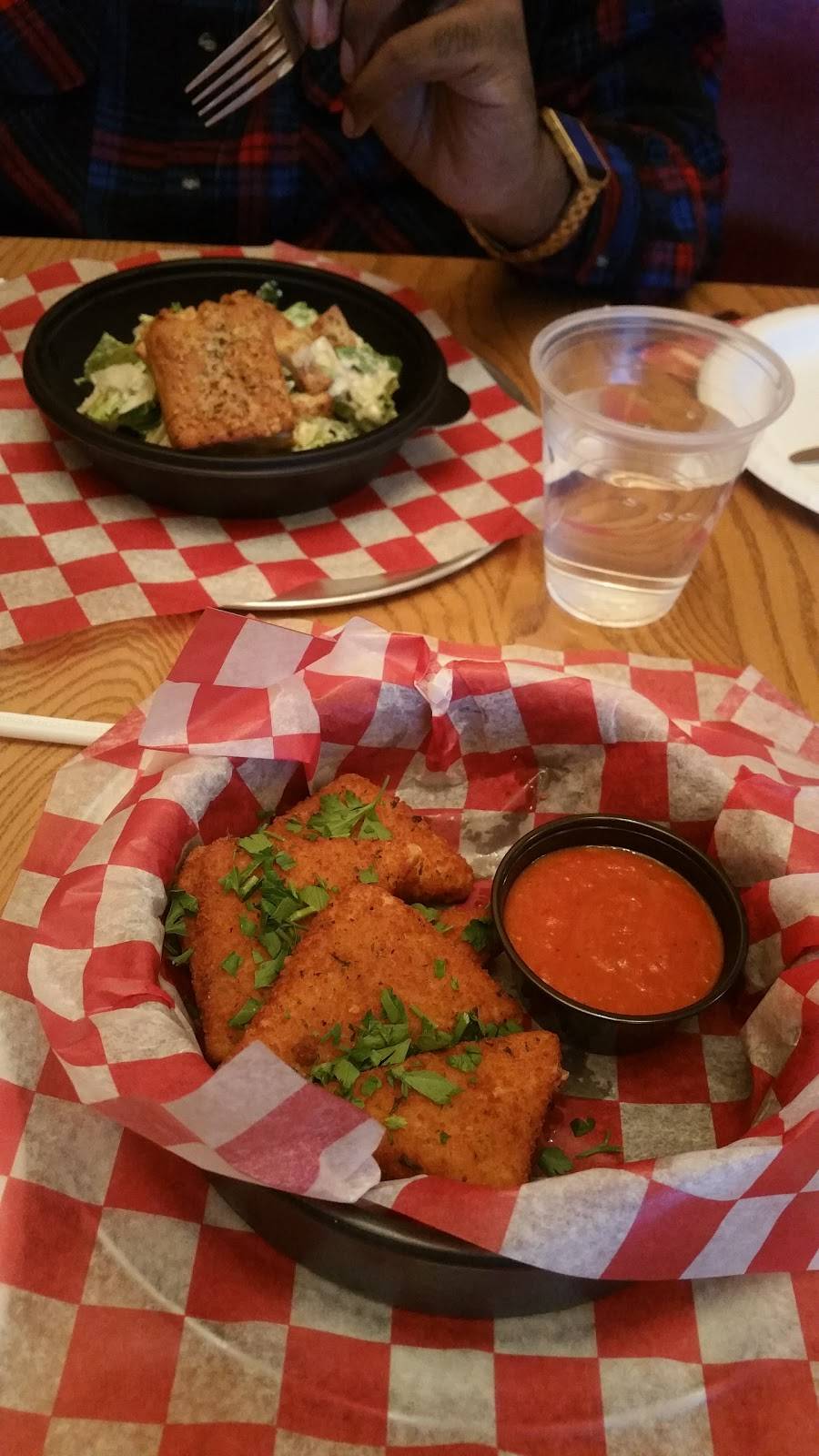 Giordanos | restaurant | 2855 N Milwaukee Ave, Chicago, IL 60618, USA | 7738624200 OR +1 773-862-4200