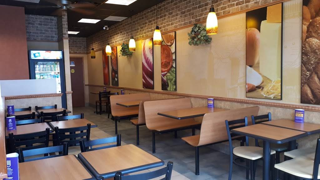 Subway | meal takeaway | 198 Glenridge Ave, St. Catharines, ON L2T 3J8, Canada | 9059881740 OR +1 905-988-1740