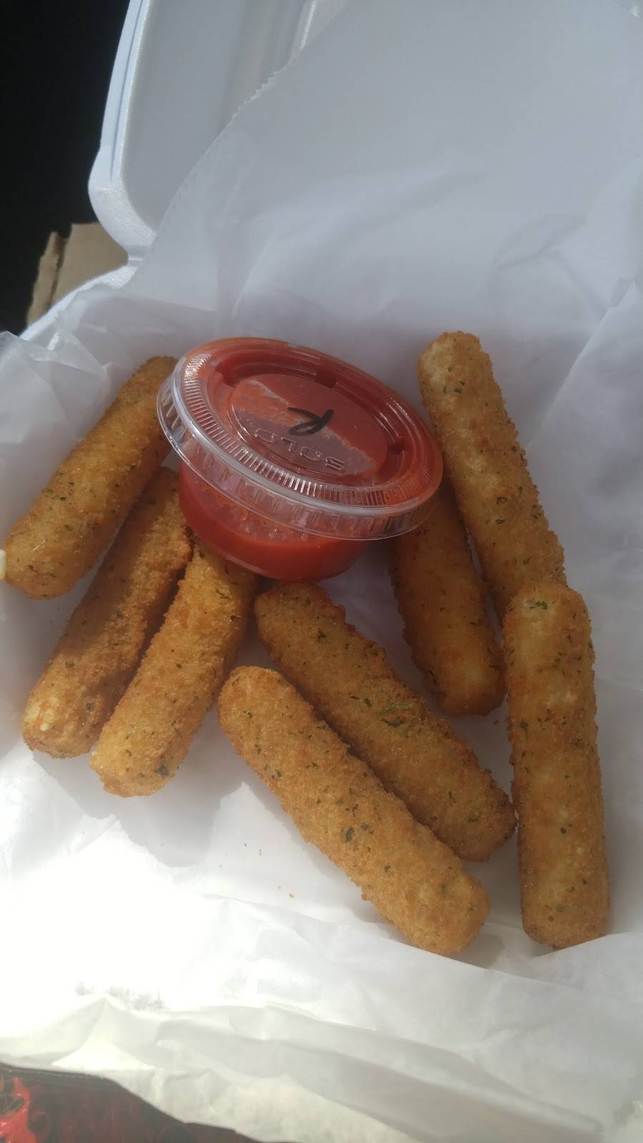 Vinnys Pizza and Wings | restaurant | 221 W Lincoln Hwy, DeKalb, IL 60115, USA | 8157876200 OR +1 815-787-6200