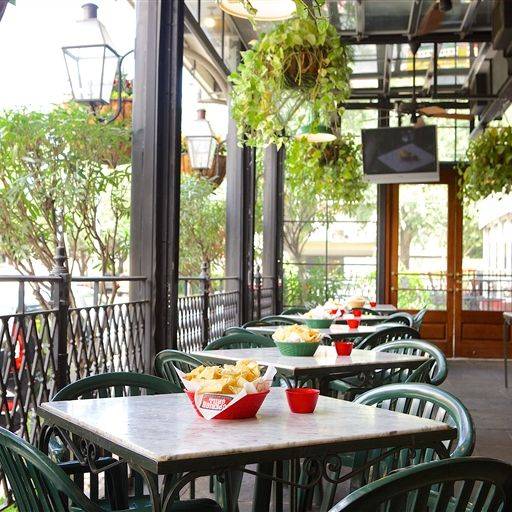 Superior Grill | restaurant | 3636 St Charles Ave, New Orleans, LA 70115, USA | 5048994200 OR +1 504-899-4200