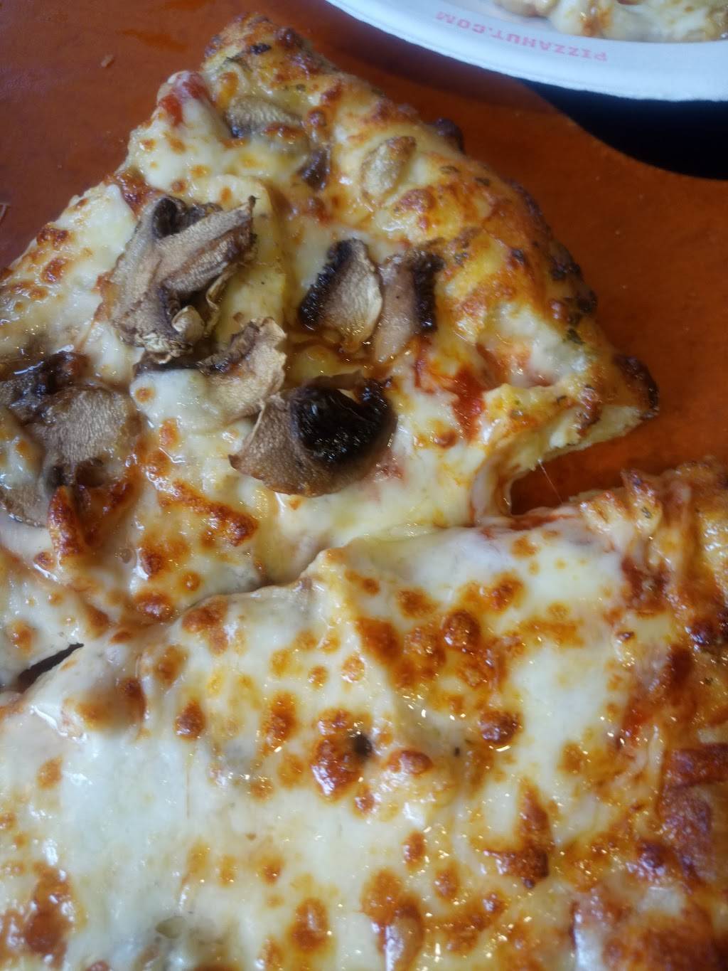 Pizza Hut | restaurant | 7623 S Osborne Rd, Upper Marlboro, MD 20772, USA | 3019521720 OR +1 301-952-1720