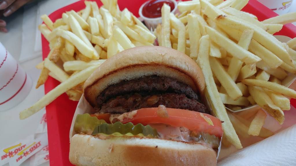 In-N-Out Burger | restaurant | 28368 Sand Canyon Rd, Santa Clarita, CA 91351, USA | 8007861000 OR +1 800-786-1000