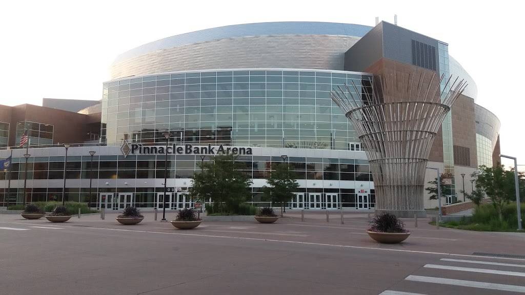 Longwells | restaurant | 350 Canopy St #100, Lincoln, NE 68508, USA | 4029045283 OR +1 402-904-5283