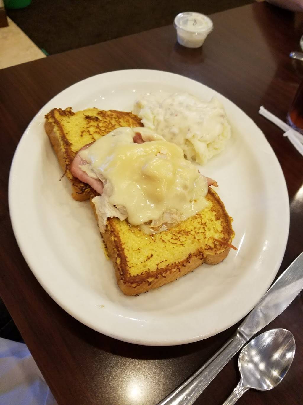 Madison Restaurant | restaurant | 5934 Trouble Creek Rd, New Port Richey, FL 34652, USA | 7278425000 OR +1 727-842-5000