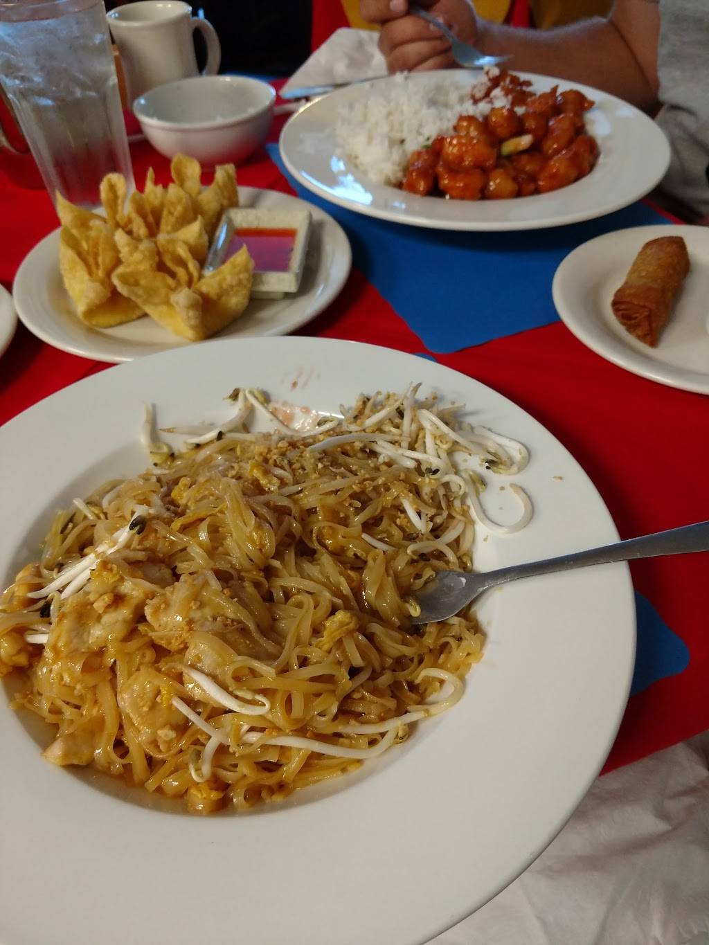 Royal Egg Rolls | restaurant | 439 W Centerton Blvd, Centerton, AR 72719, USA | 4797951330 OR +1 479-795-1330