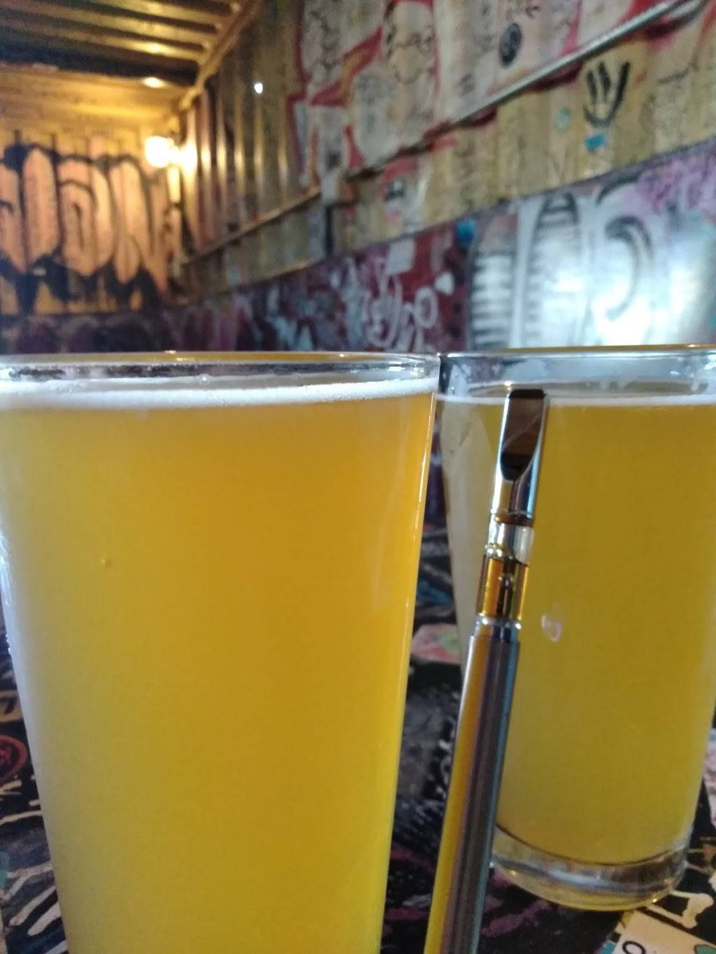 Elis Mile High Club | restaurant | 3629 Martin Luther King Jr Way, Oakland, CA 94609, USA | 5108087565 OR +1 510-808-7565