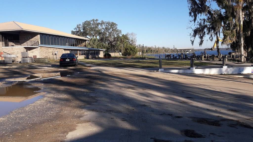 Cafe at the cove | restaurant | 121 Crystal Cove Dr, Palatka, FL 32177, USA | 3869830607 OR +1 386-983-0607