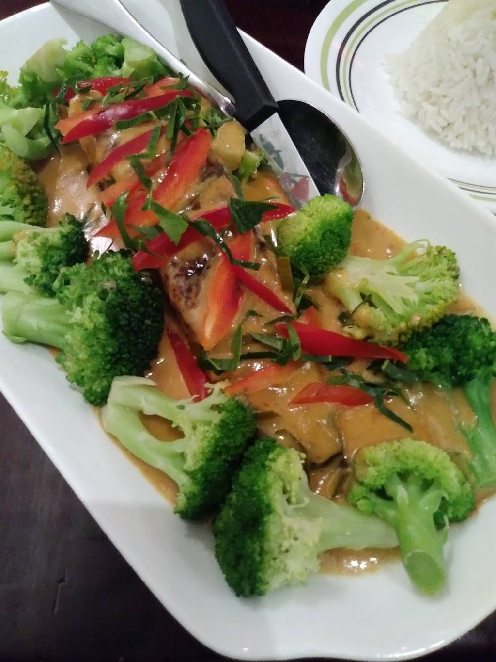 Kare Thai | meal takeaway | 752 10th Ave, New York, NY 10109, USA | 2127657800 OR +1 212-765-7800