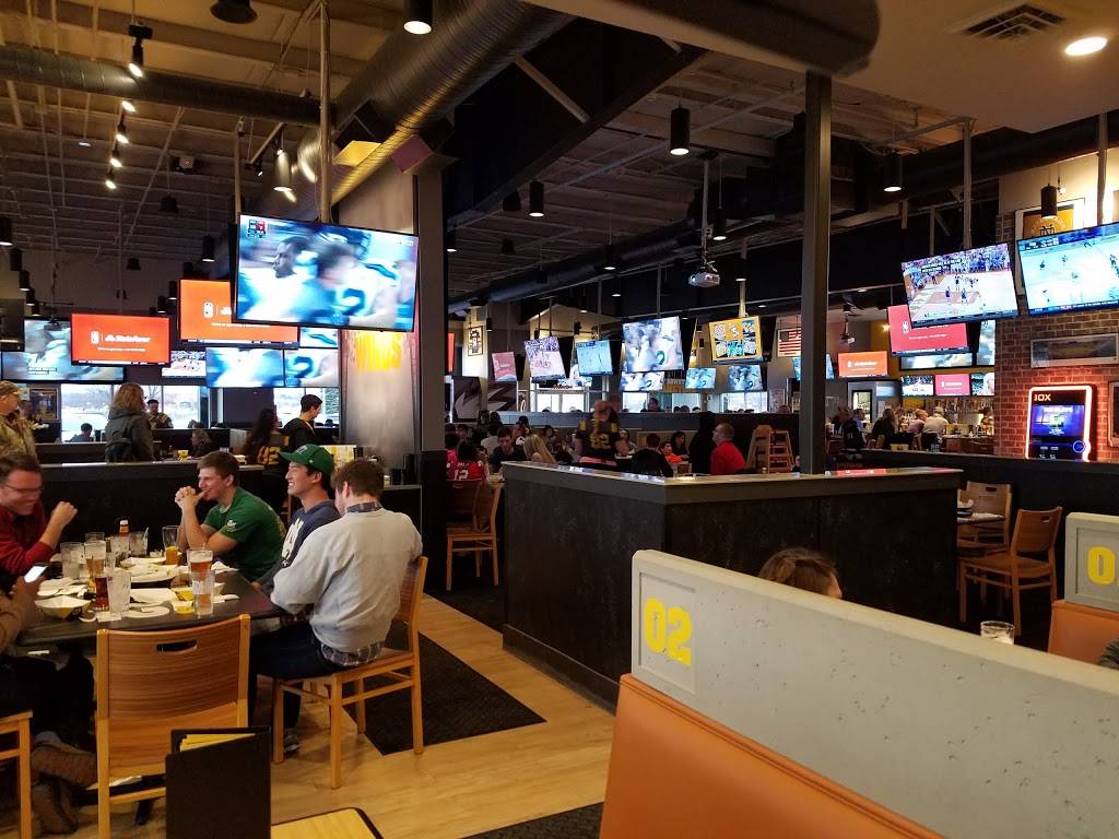 Buffalo Wild Wings | restaurant | 4343 North Grape Rd, Mishawaka, IN 46545, USA | 5742729464 OR +1 574-272-9464