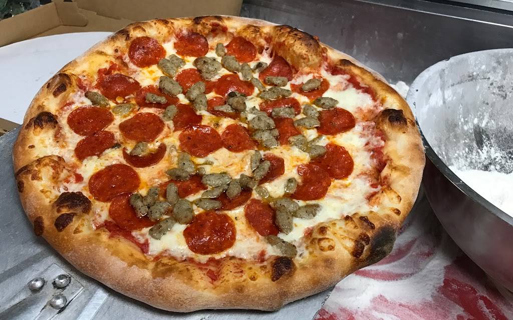 Silver Beach Pizza & Seafood | restaurant | 557 N Falmouth Hwy, North Falmouth, MA 02556, USA | 5085635000 OR +1 508-563-5000