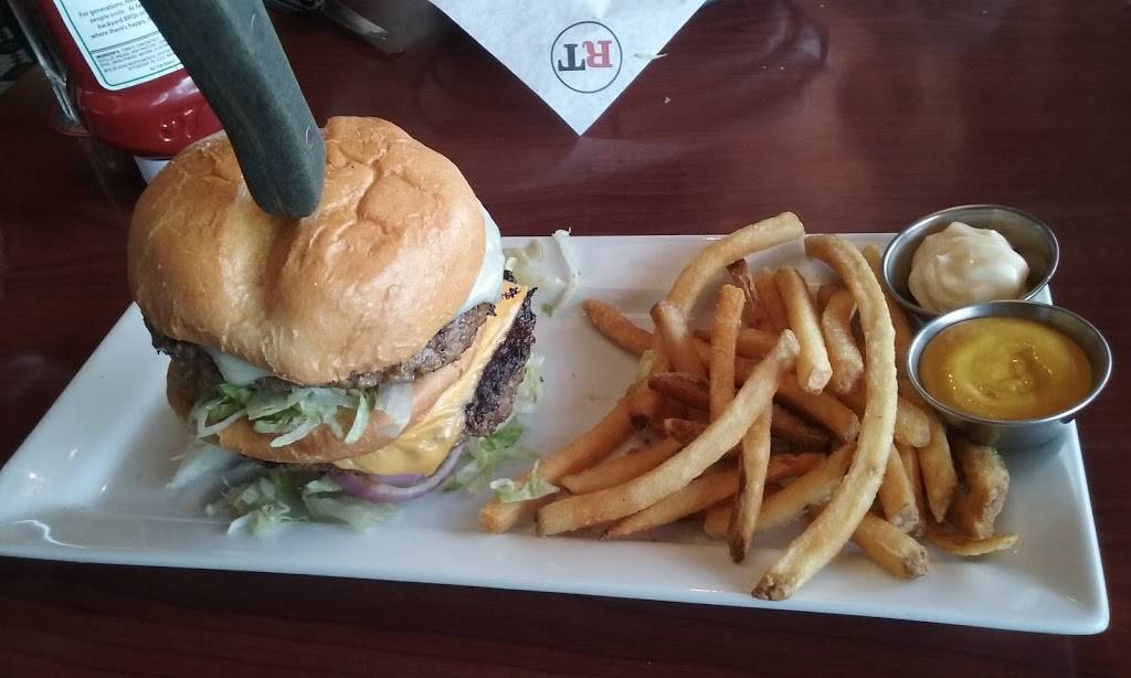 Ruby Tuesday | restaurant | 2304 N Wayne St, Angola, IN 46703, USA | 2606658791 OR +1 260-665-8791