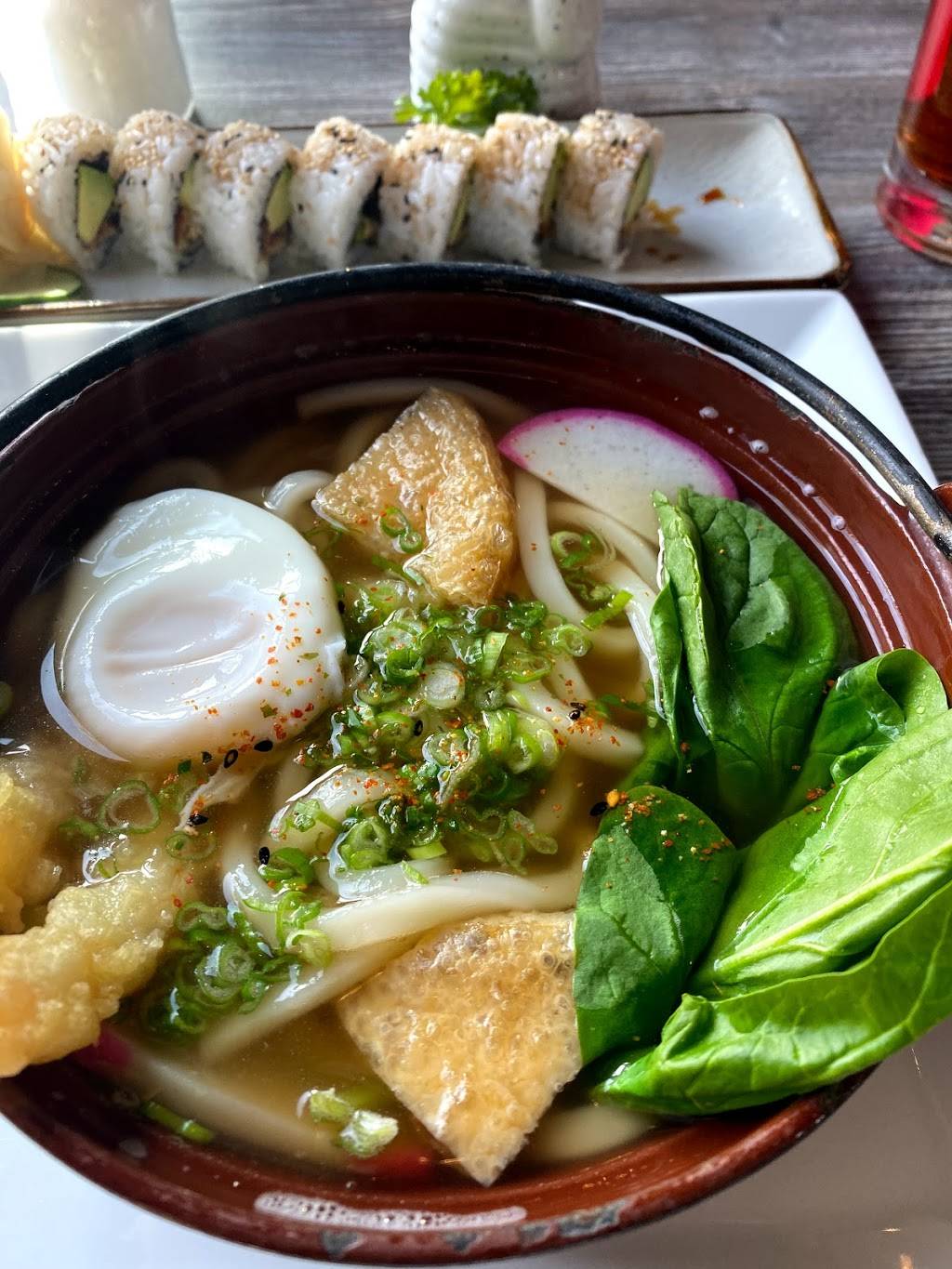 AKI SUSHI | restaurant | 145 E Sunset Rd A-100, El Paso, TX 79922, USA | 9157608888 OR +1 915-760-8888