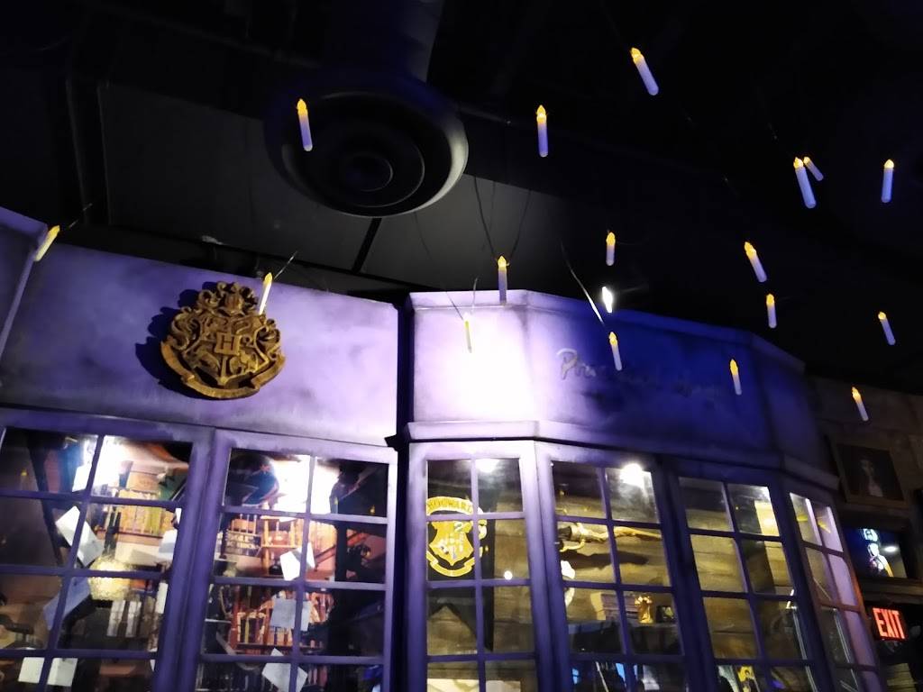 Comicx Restaurant Bar & Store | restaurant | 21001 N Tatum Blvd #95, Phoenix, AZ 85050, USA | 4803066780 OR +1 480-306-6780