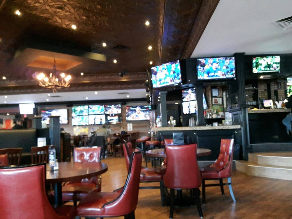 The Bull Pub And Grill | restaurant | 2800 Skymark Ave, Mississauga, ON L4W 5A6, Canada | 9052127711 OR +1 905-212-7711