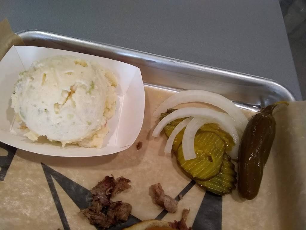 Brickyard BBQ | restaurant | 8222 Wurzbach Rd, San Antonio, TX 78229, USA | 2106003227 OR +1 210-600-3227