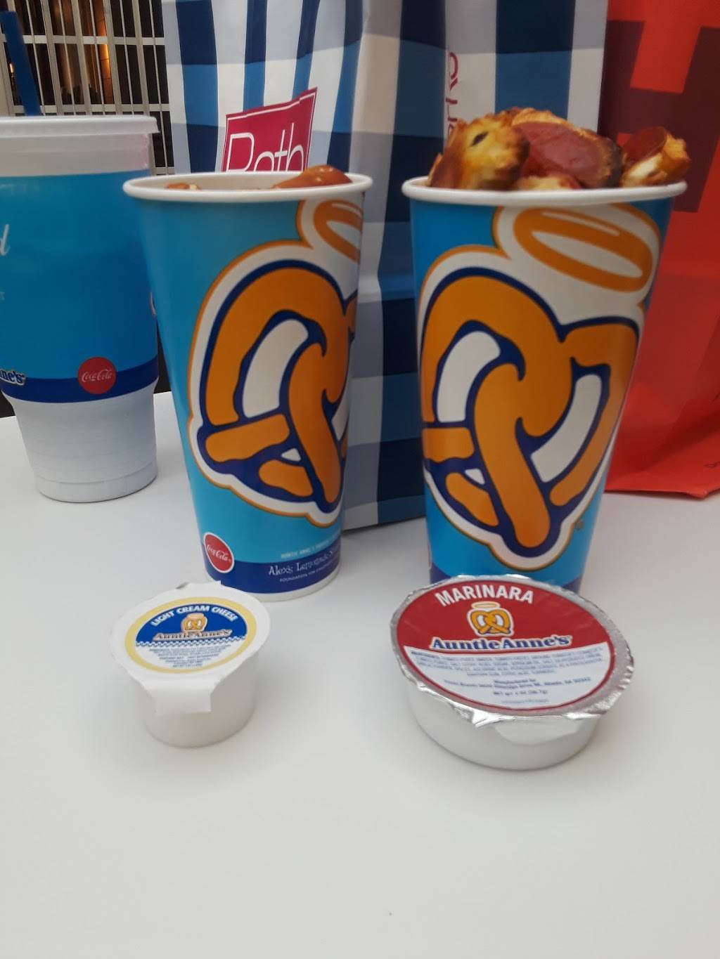 Auntie Annes | cafe | 10300 Southside Blvd Space 1224, Jacksonville, FL 32256, USA | 9045389424 OR +1 904-538-9424