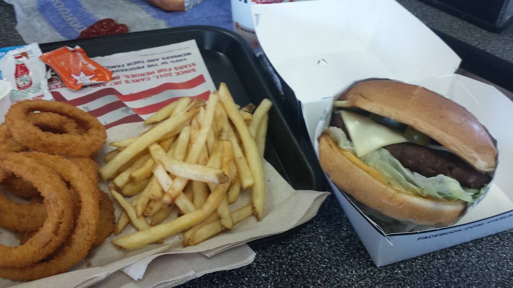 Carls Jr. | restaurant | 6125 Main St SW, Lakewood, WA 98499, USA | 2535841111 OR +1 253-584-1111