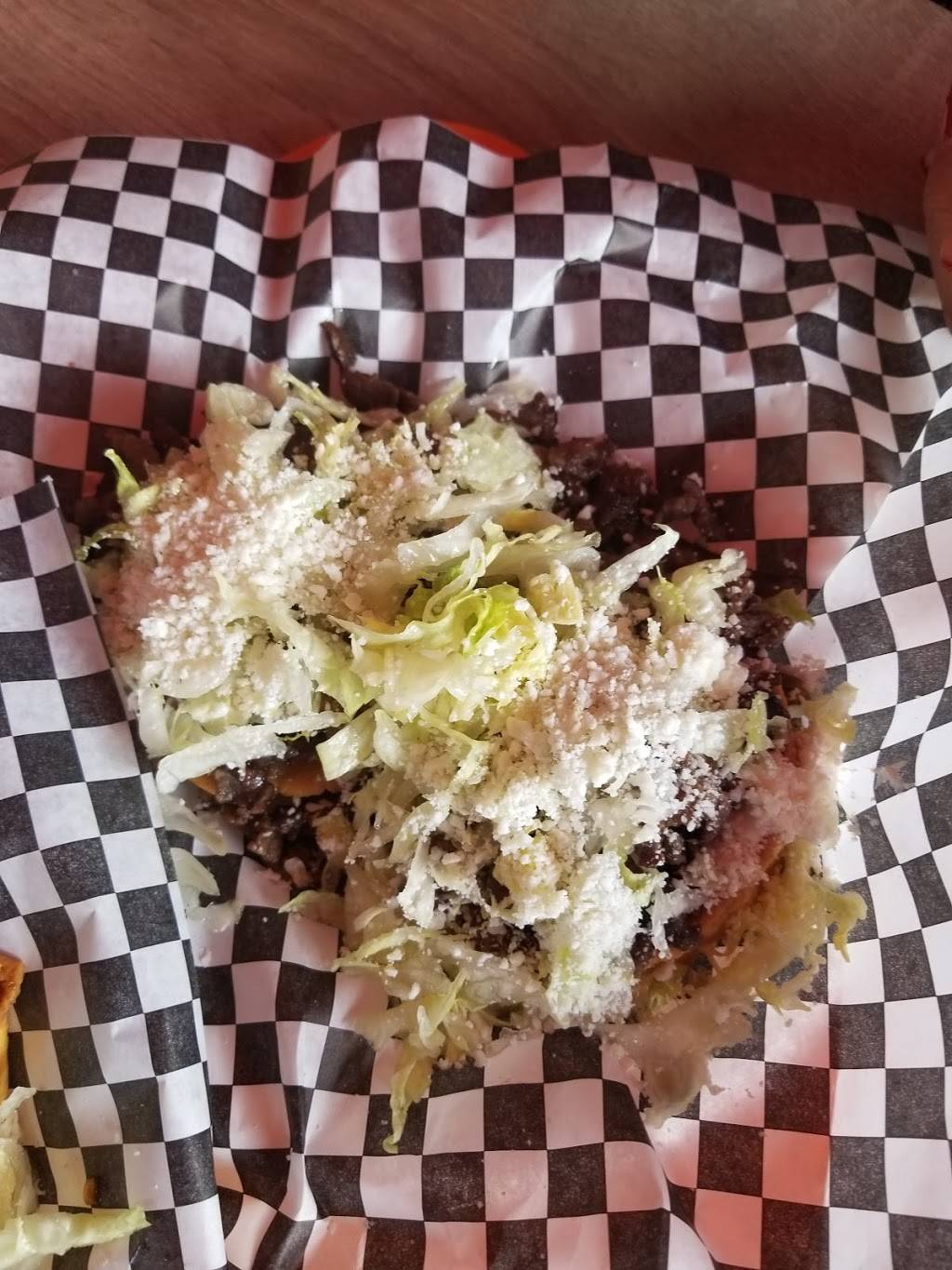 Taqueria los carnales | restaurant | 1425 W Beverly Blvd, Montebello, CA 90640, USA | 3236219697 OR +1 323-621-9697