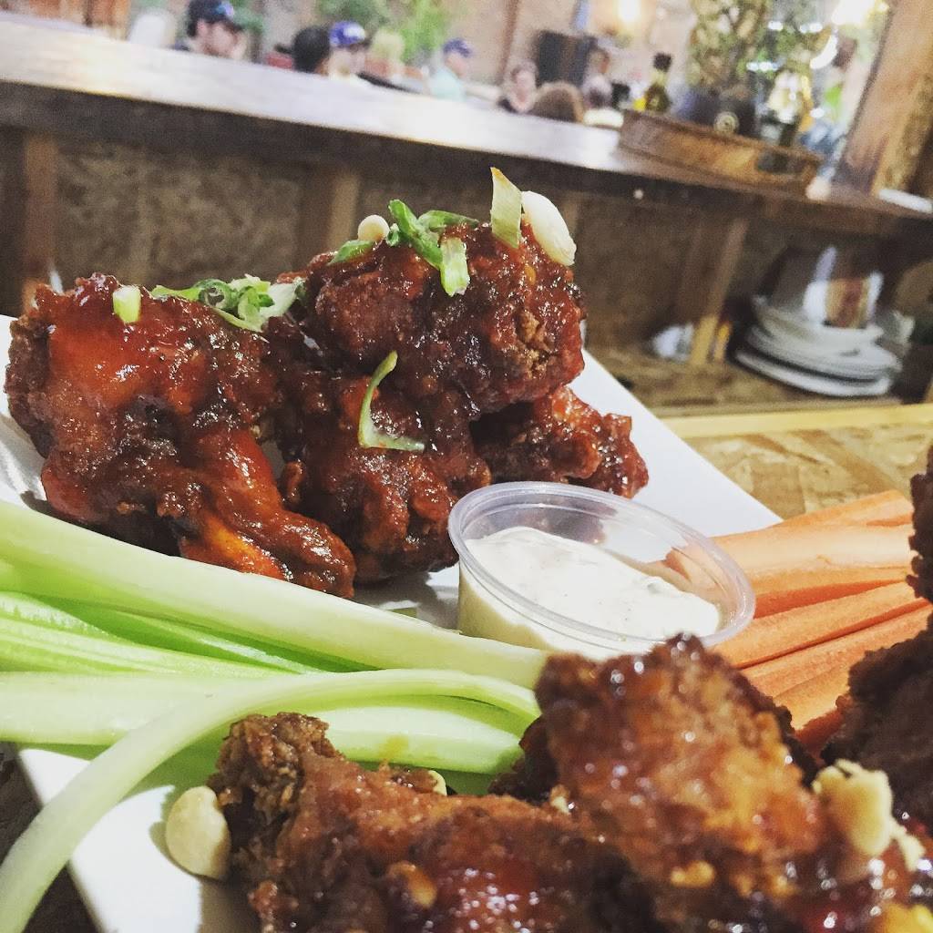 Buffalo´s "Alitas y Mas" | restaurant | Av Riveroll 958, Zona Centro, 22830 Ensenada, B.C., Mexico | 016461088844 OR +52 646 108 8844