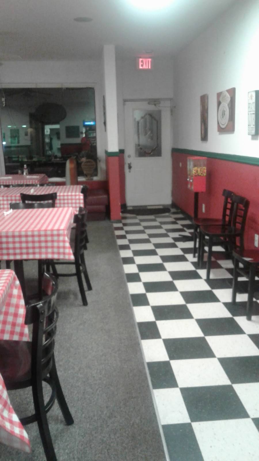 Francis Pizza | restaurant | 107 W Seminary Ave, Onarga, IL 60955, USA | 8152680002 OR +1 815-268-0002