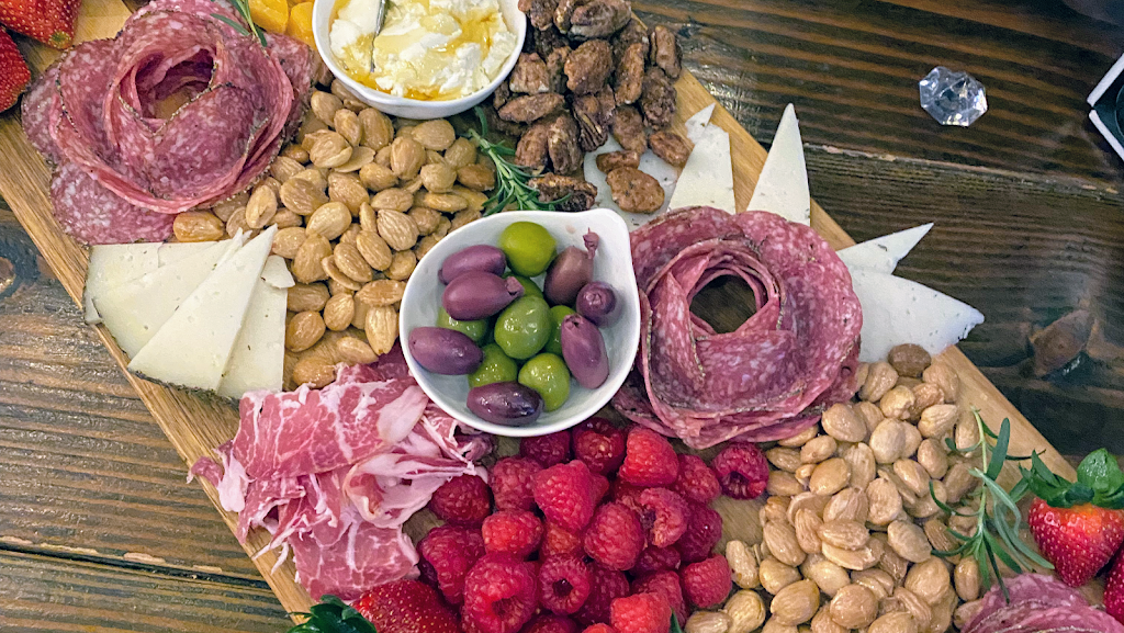 Westside Wines & Hops | restaurant | 1321 Butte St #140, Redding, CA 96001, USA | 5304108735 OR +1 530-410-8735