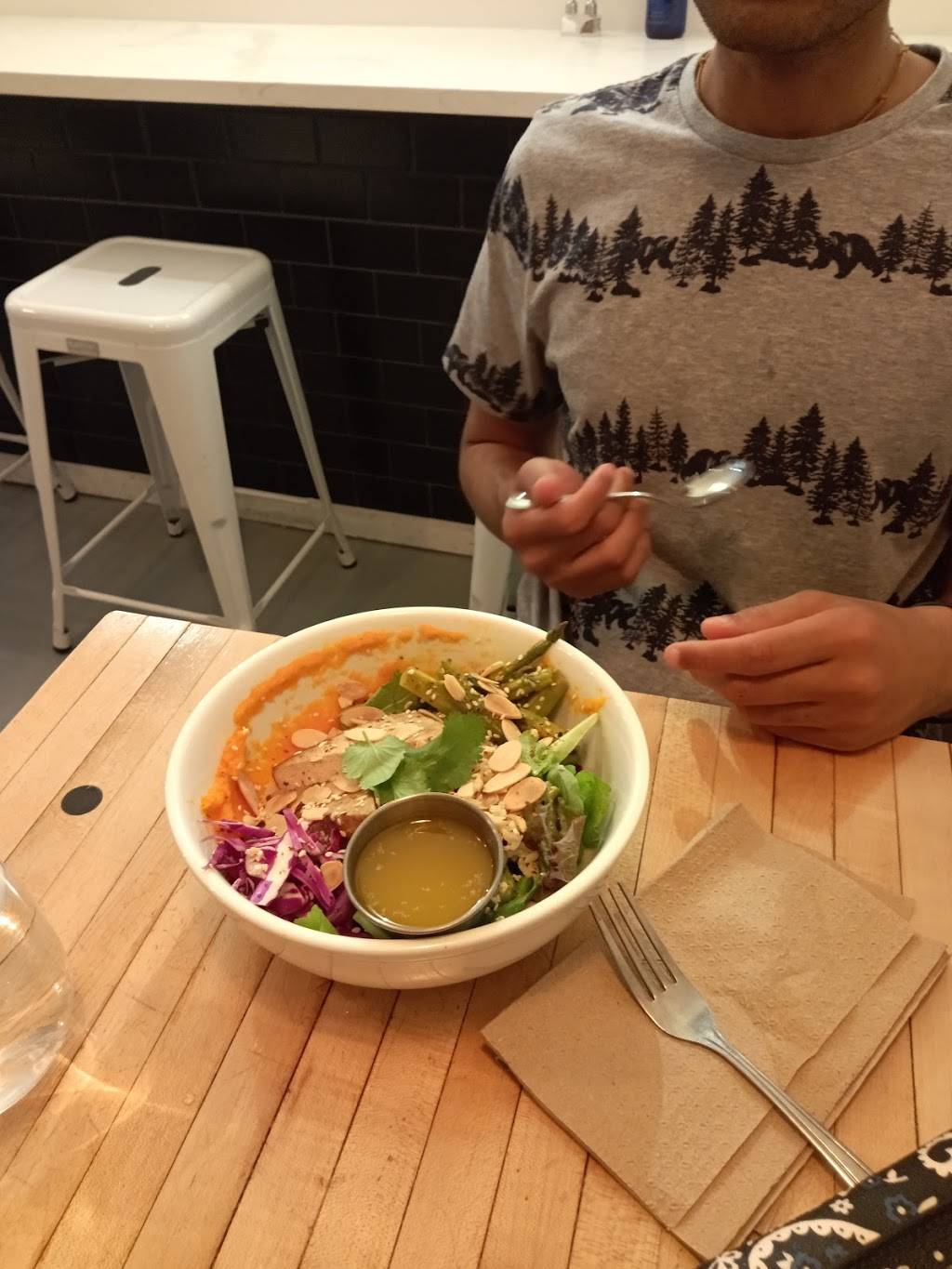 Whole Harvest | restaurant | 5 Caroline St, Saratoga Springs, NY 12866, USA | 5185845100 OR +1 518-584-5100