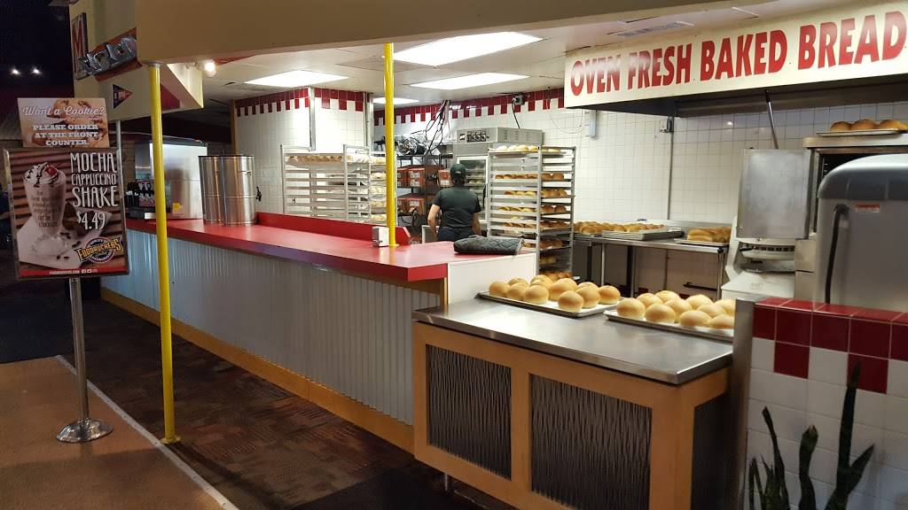 Fuddruckers | restaurant | 2290 Buckthorne Pl, The Woodlands, TX 77381, USA | 2813671343 OR +1 281-367-1343