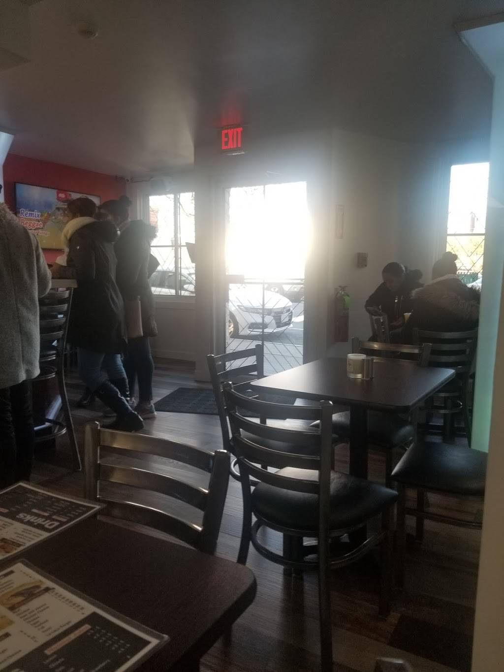 Tu Casa | restaurant | 403 Broadway, Chelsea, MA 02150, USA | 6178870888 OR +1 617-887-0888