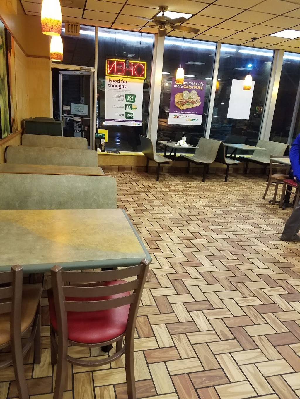 Subway | restaurant | 410 W King St, Littlestown, PA 17340, USA | 7173594411 OR +1 717-359-4411