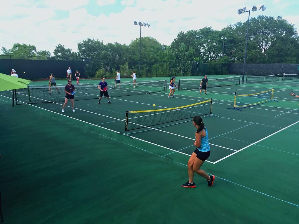 Salina Country Club | restaurant | 2101 E Country Club Rd, Salina, KS 67401, USA | 7858270388 OR +1 785-827-0388