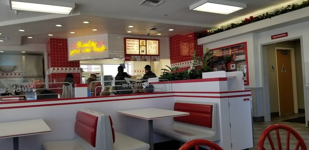 In-N-Out Burger | restaurant | 801 S 4th St, Waco, TX 76706, USA | 8007861000 OR +1 800-786-1000