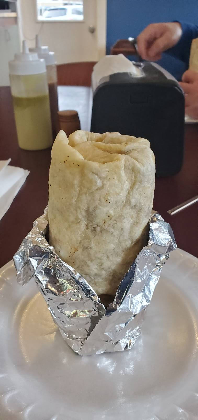 Omars Taqueria | restaurant | 20801 Hwy 99 #102, Lynnwood, WA 98036, USA | 4256788355 OR +1 425-678-8355