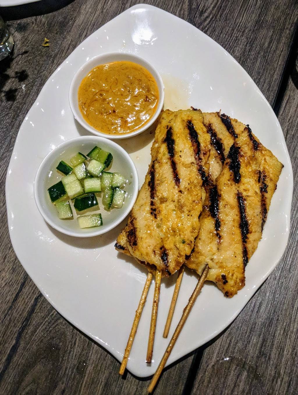 Miss Thailand Brooklyn | restaurant | 346 Graham Ave, Brooklyn, NY 11211, USA | 3472944491 OR +1 347-294-4491