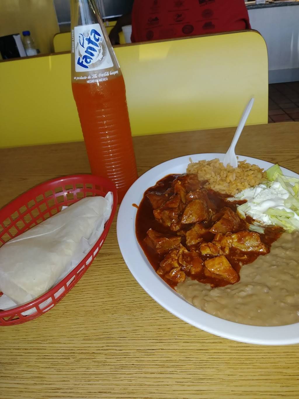 Taqueria Chicolandia | restaurant | 2341 W 1st St, Santa Ana, CA 92703, USA | 7145414160 OR +1 714-541-4160