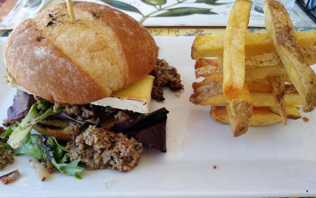 Côté France French Bistro | restaurant | 218 Tampa Ave W, Venice, FL 34285, USA | 9412207189 OR +1 941-220-7189