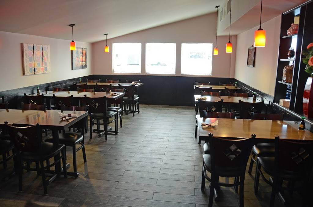 Yummy Chens | restaurant | 531 W Jackson St, Macomb, IL 61455, USA | 3098366616 OR +1 309-836-6616