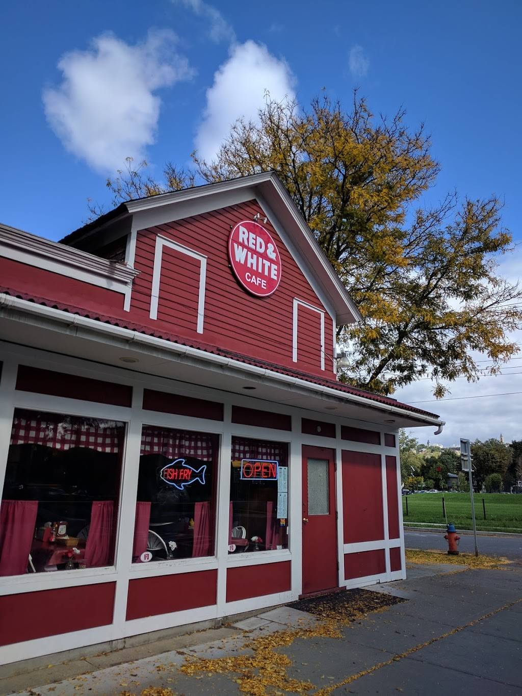 Red And White Cafe | restaurant | 402 W Court St, Ithaca, NY 14850, USA | 6072735233 OR +1 607-273-5233