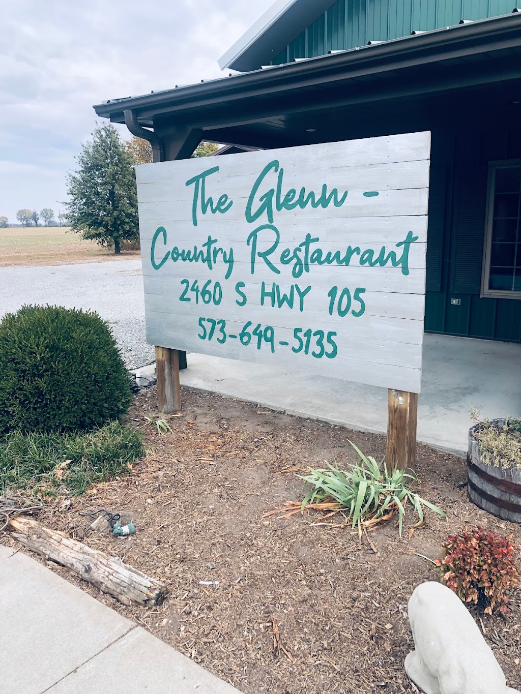 The Glenn Country Restaurant | restaurant | 2460 MO-105, Charleston, MO 63834, USA | 5736495135 OR +1 573-649-5135