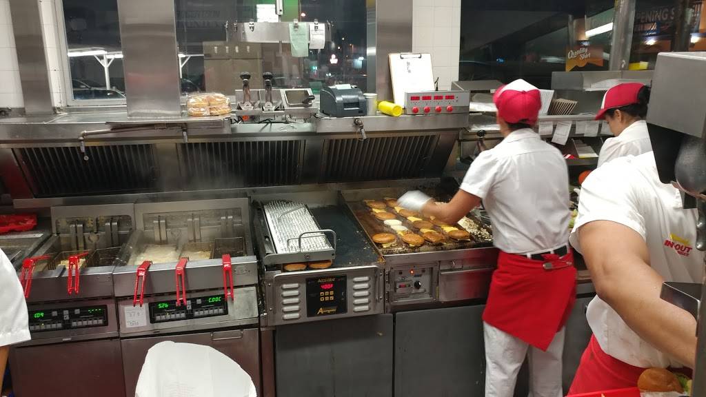 In-N-Out Burger | restaurant | 5864 Lankershim Blvd, North Hollywood, CA 91605, USA | 8007861000 OR +1 800-786-1000