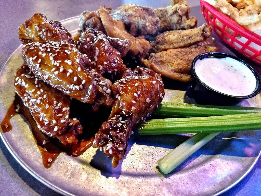 Pluckers Wing Bar | restaurant | 10407 Katy Fwy, Houston, TX 77024, USA | 7134659464 OR +1 713-465-9464