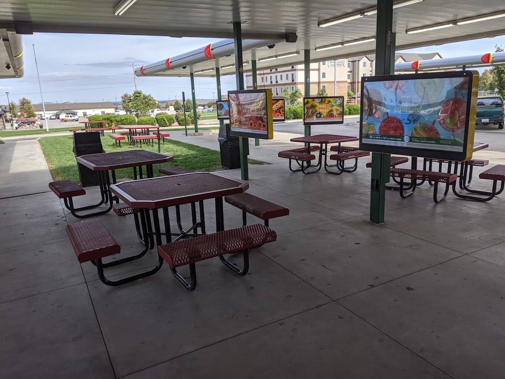 Sonic Drive-In | restaurant | 8445 Holdrege St, Lincoln, NE 68505, USA | 4024861800 OR +1 402-486-1800