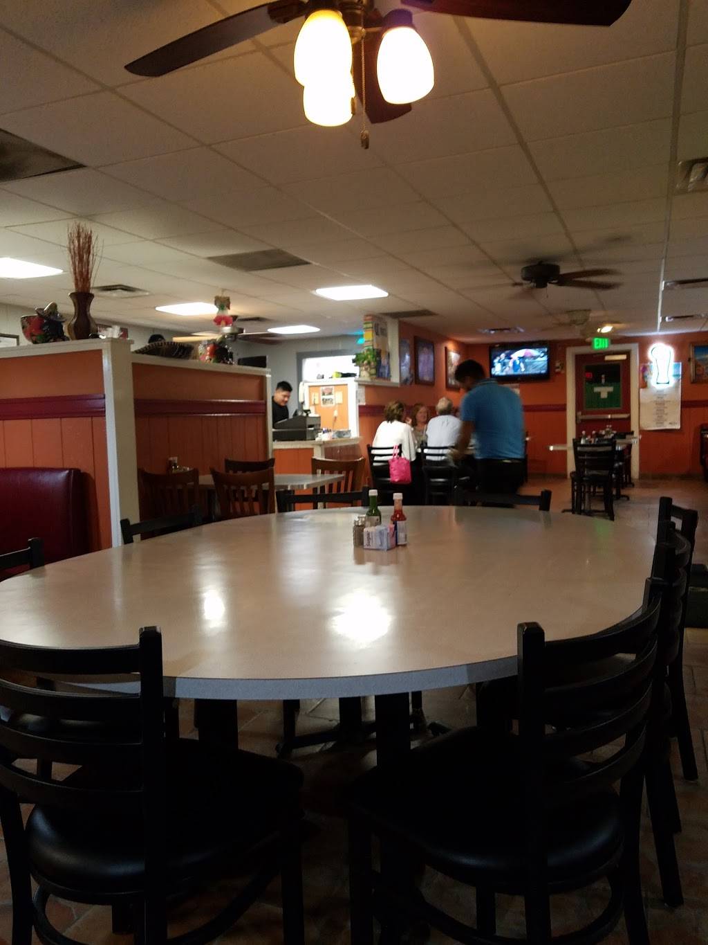 El Jaripeo | restaurant | 38 W Main St, New Palestine, IN 46163, USA | 3178619830 OR +1 317-861-9830