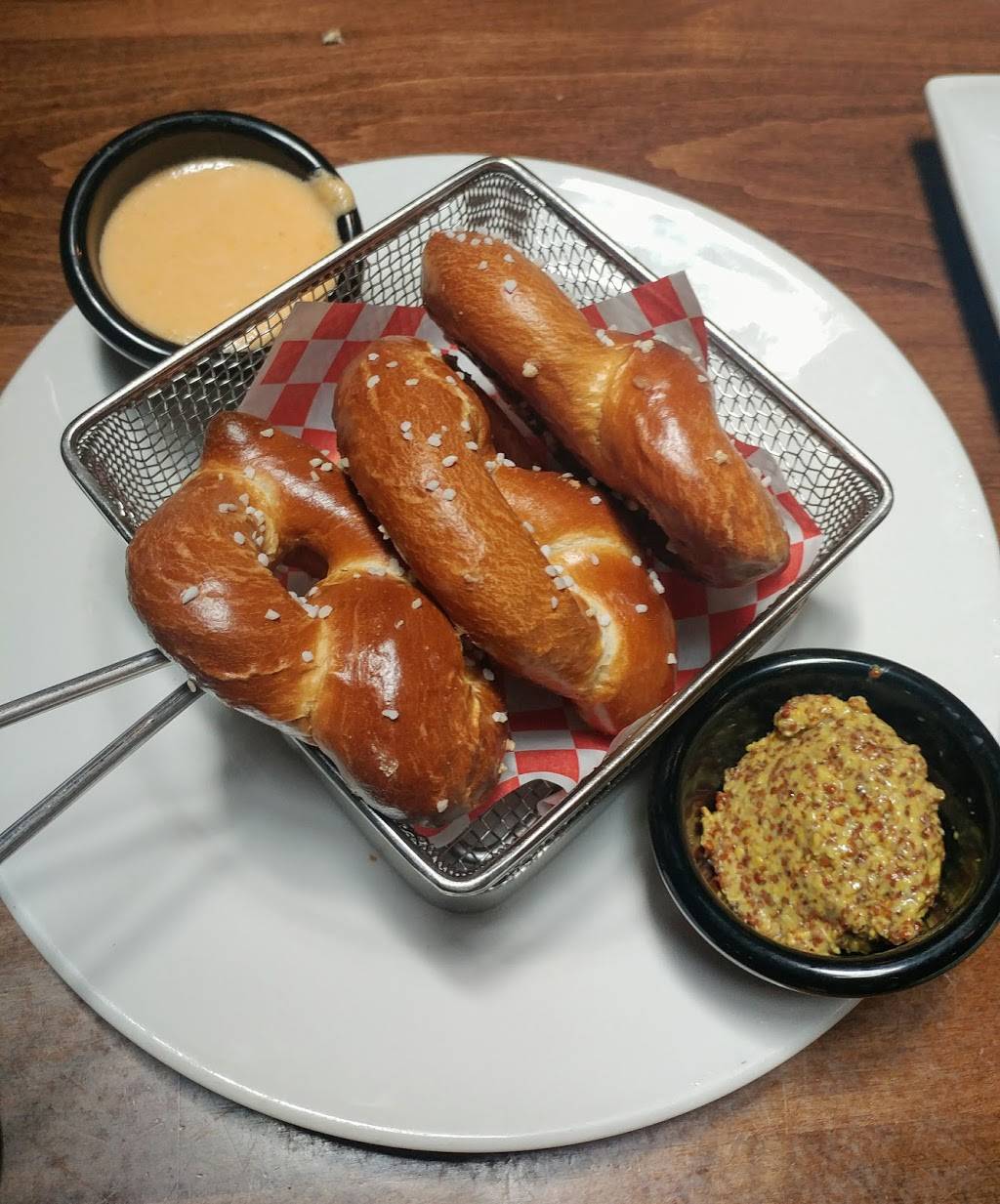 Islamorada Fish Company | restaurant | 7777 Victoria Gardens Ln, Rancho Cucamonga, CA 91730, USA | 9099225400 OR +1 909-922-5400