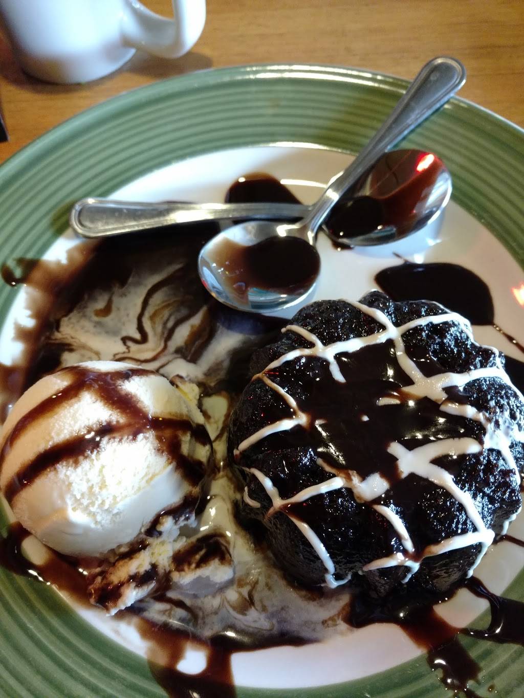 Applebees Grill + Bar | restaurant | 1395 Associates Dr, Dubuque, IA 52002, USA | 5635833131 OR +1 563-583-3131