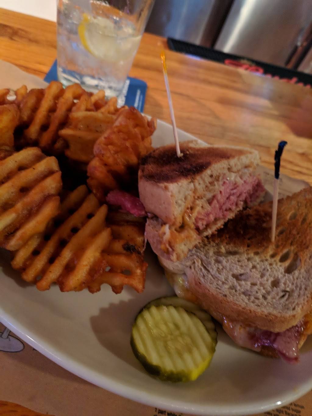 Shortways Barn | restaurant | 991 Goffle Rd, Hawthorne, NJ 07506, USA | 9734239760 OR +1 973-423-9760