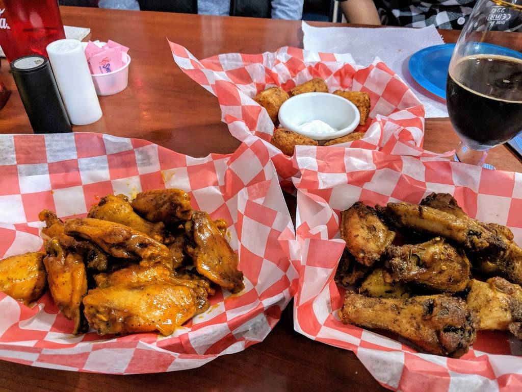 Christys Pub Grub | restaurant | 69 S Main St, Crossville, TN 38555, USA | 9313370531 OR +1 931-337-0531