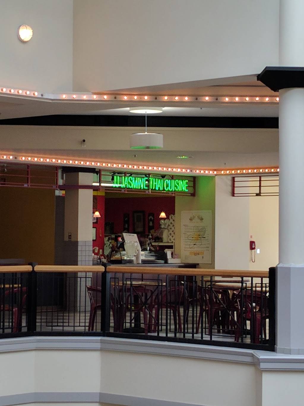 JJ Jasmine Thai Cuisine | restaurant | 400 Walnut St, Des Moines, IA 50309, USA | 5152884247 OR +1 515-288-4247