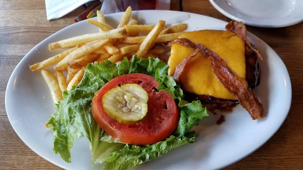 Cadillac Ranch | restaurant | 186 Fleet St, Oxon Hill, MD 20745, USA | 3018391100 OR +1 301-839-1100